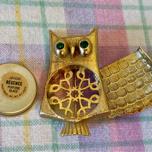 Vintage Avon 60-70s hidden perfume Owl Brooch - Picture 13 of 13